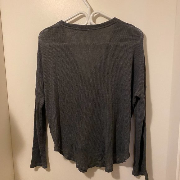 Aritzia The Group by Babaton Taurus Longsleeve w/ tie-front Sz S - Picture 4 of 5